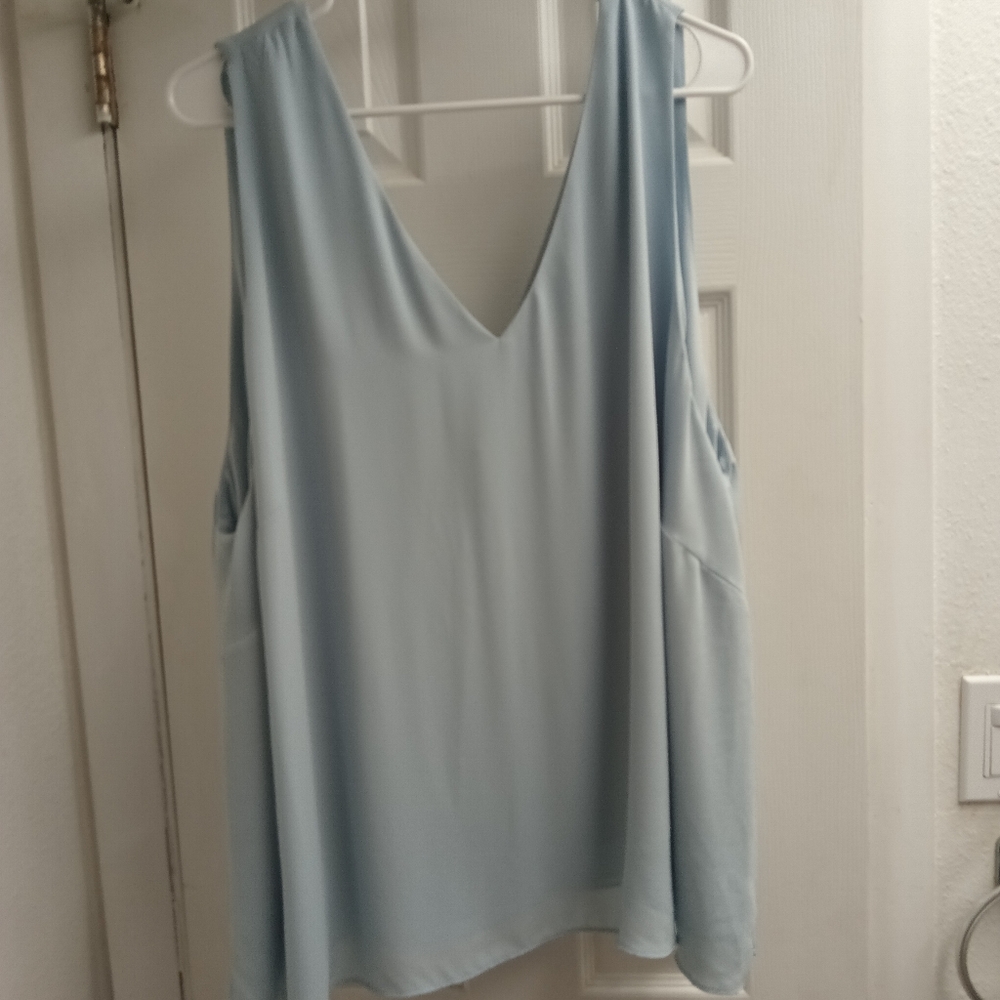 Beautiful Powder Blue Top - Picture 3 of 5